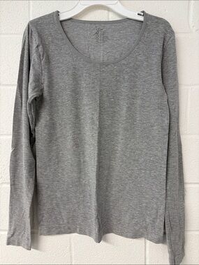 Women’s Long Sleeve Scoop Neck Top - Gray